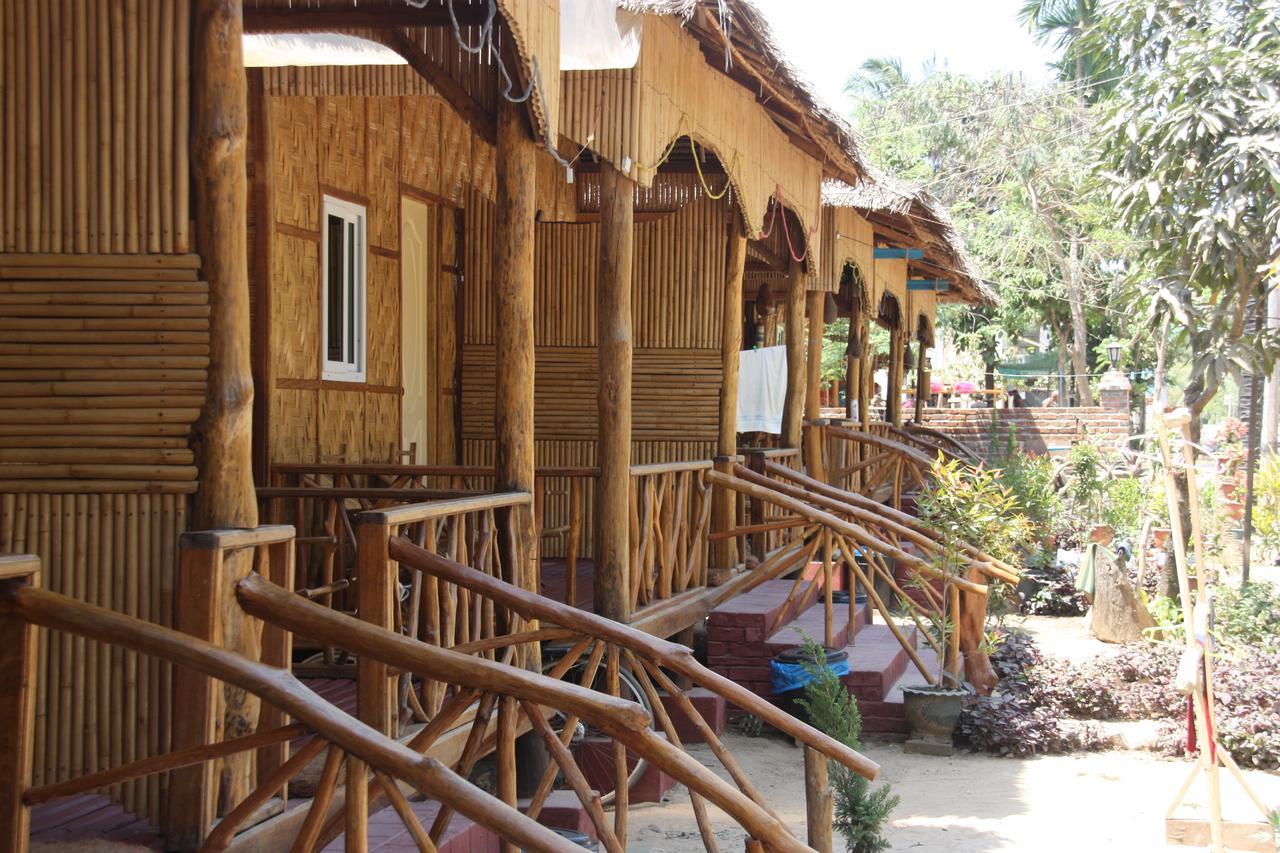 Soe Ko Ko Beach House & Restaurant Ngwesaung Zewnętrze zdjęcie
